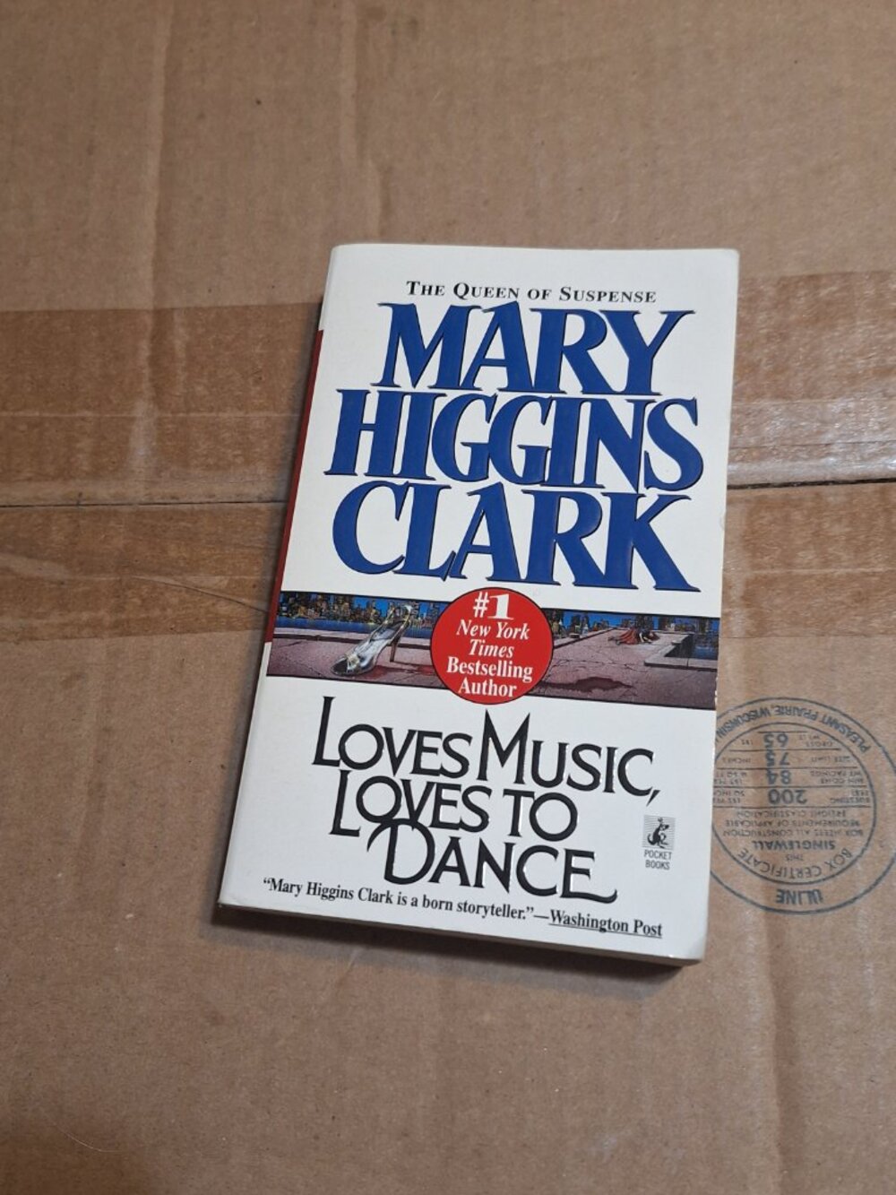 Loves Music Loves to Dance